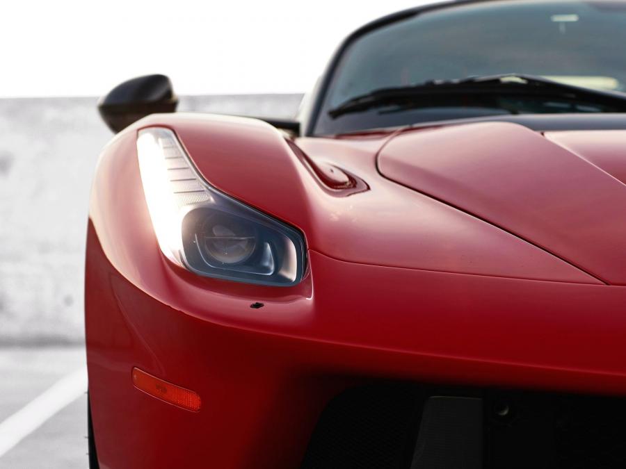 Детали экстерьера Ferrari LaFerrari Aperta 2017 года  (фото 19 из 36)